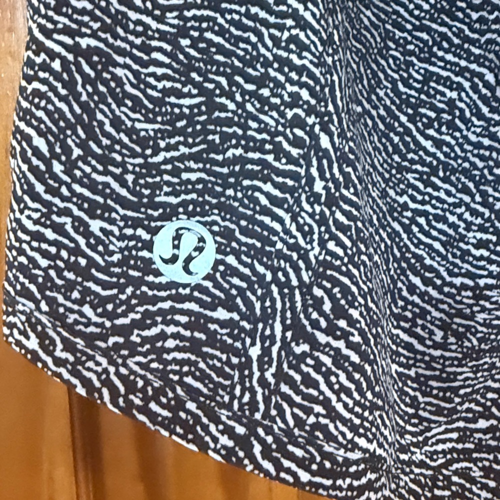 Lululemon Athletica Tracker Shorts - Picture 5 of 9